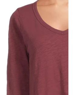 3/4 Sleeve V-Neck Tee with Curved Hem