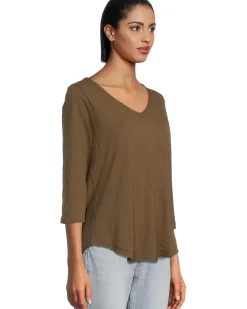 3/4 Sleeve V-Neck Tee with Curved Hem