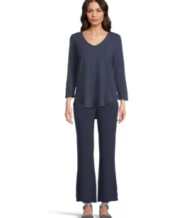 3/4 Sleeve V-Neck Tee with Curved Hem