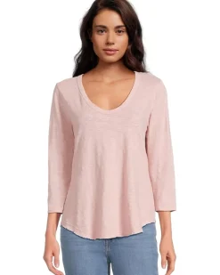 3/4 Sleeve V-Neck Tee with Curved Hem