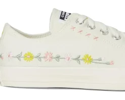 Chuck Taylor All Star Low Top Sneaker