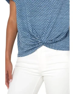 Crew Neck Knit Top With Front Twist Detail