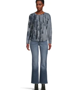 Crew Neck Long Sleeve Top with Overlok Stitching