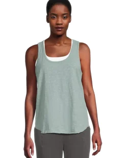 Curve Hem Scoop Neck Tank