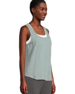 Curve Hem Scoop Neck Tank