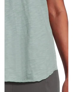 Curve Hem Scoop Neck Tank