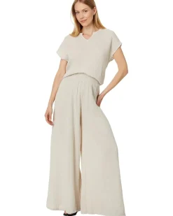 Naomi Split Neck Top