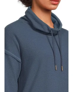 Rounded Hem Mock Neck