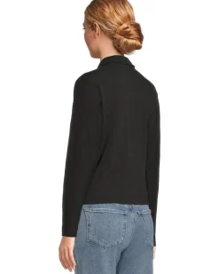 Side Pleat Button-Down