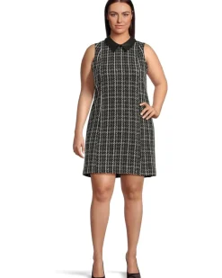 Sleeveless Tweed Sheath With Collar