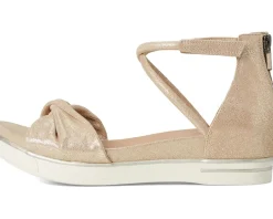 Suvi Sandal