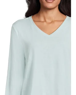 V-Neck Long Sleeve Tee