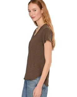 V-neck Short Sleeve Tee With Curved Hem
