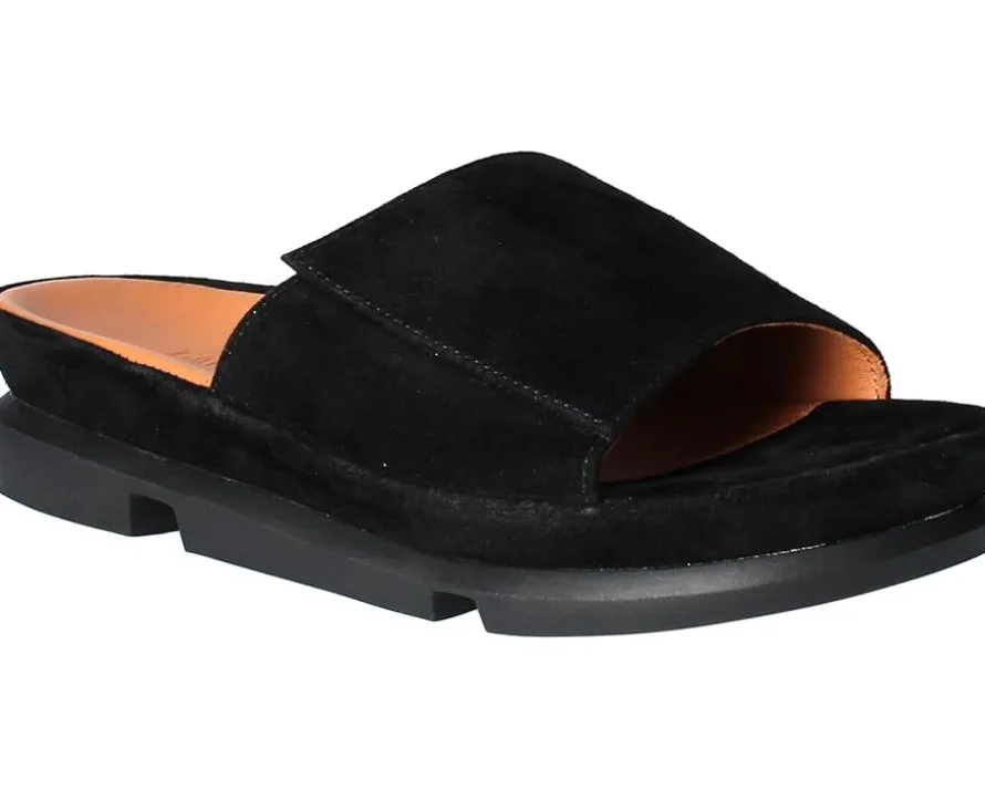 Women's L'Amour Des Pieds Vester