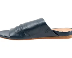 Women's SoftWalk Camano