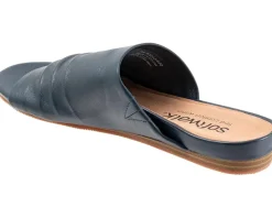 Women's SoftWalk Camano