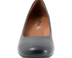 Women's SoftWalk Lynn