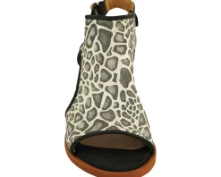 Women's Unity in Diversity Yoko